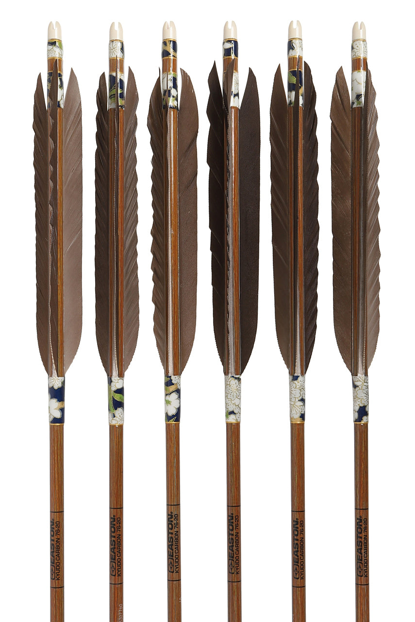 【D-1783】Black tip feather / Black tip feather(Dye fast:Motoshiro / Nakashiro / Sakishiro) ( 6 types ) Easton Carbon - Set of 6 (Shaft Size 76-20) 黒手羽・黒手羽染抜 元白・中白・先白 イーストンカーボン 76-20 6本組