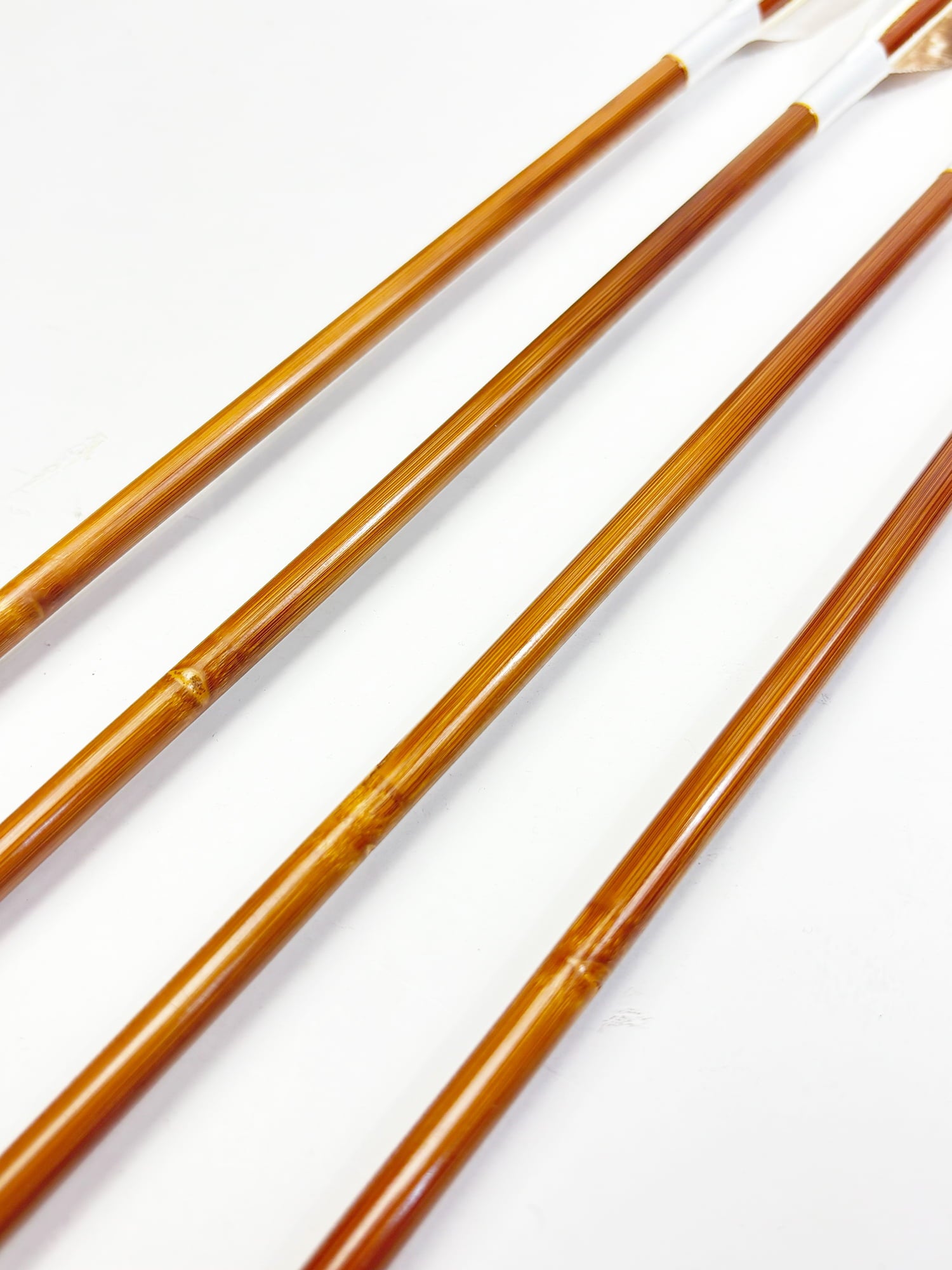 【o-208】High-quality custom-made bamboo arrows - :White tail feather - Set of 4 竹矢 フルオーダー製作 白尾羽 上篦 4本組 弓道 弓具 矢