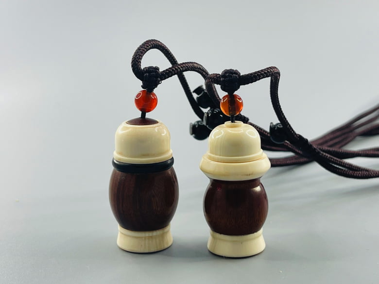 【J-189】 Giriko & Fudeko Holder - Konaire (Acorn-shaped / Drum-shaped) 粉入れ どんぐり型 太鼓型 ミニ ぎり粉 ふで粉 弓道 弓具