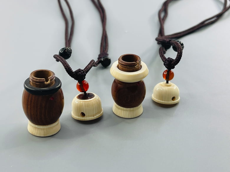 【J-189】 Giriko & Fudeko Holder - Konaire (Acorn-shaped / Drum-shaped) 粉入れ どんぐり型 太鼓型 ミニ ぎり粉 ふで粉 弓道 弓具