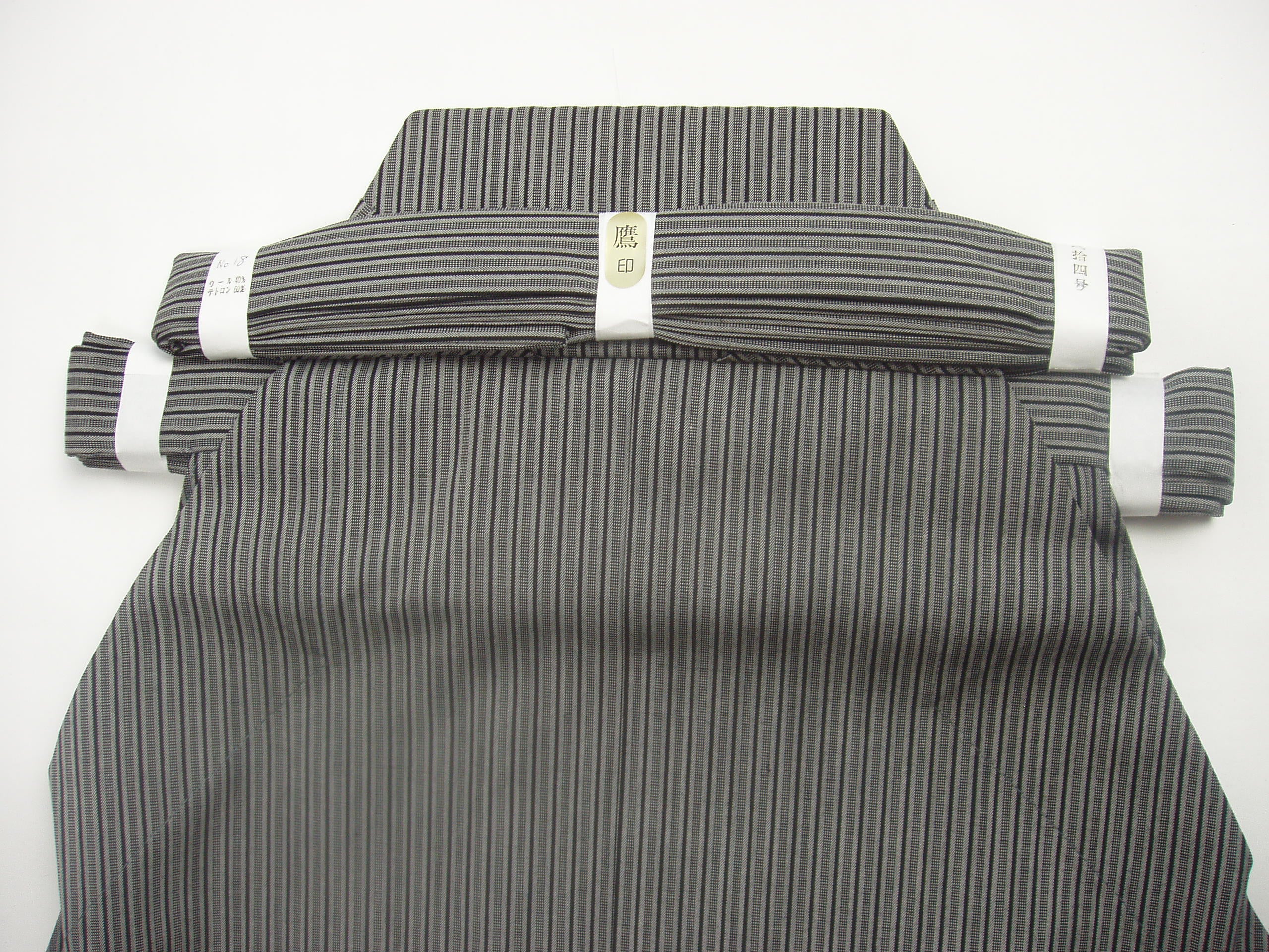 【H-069】 Striped Hakama Pattern #18 Size：26-28 縞袴 鷹印 No.18 袴 弓道 弓具 弓道着 26～28号