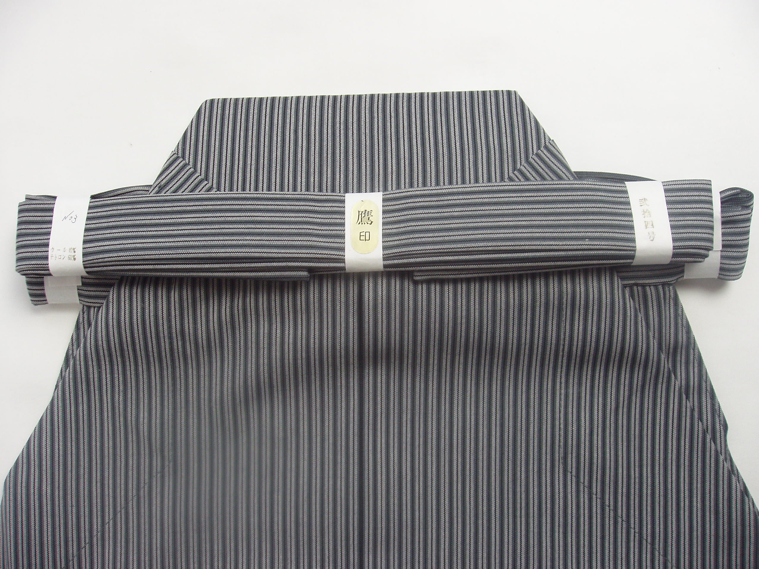 【H-063】 Striped Hakama Pattern #3 Size：26-28 縞袴 鷹印 No.3 袴 弓道 弓具 弓道着 26～28号